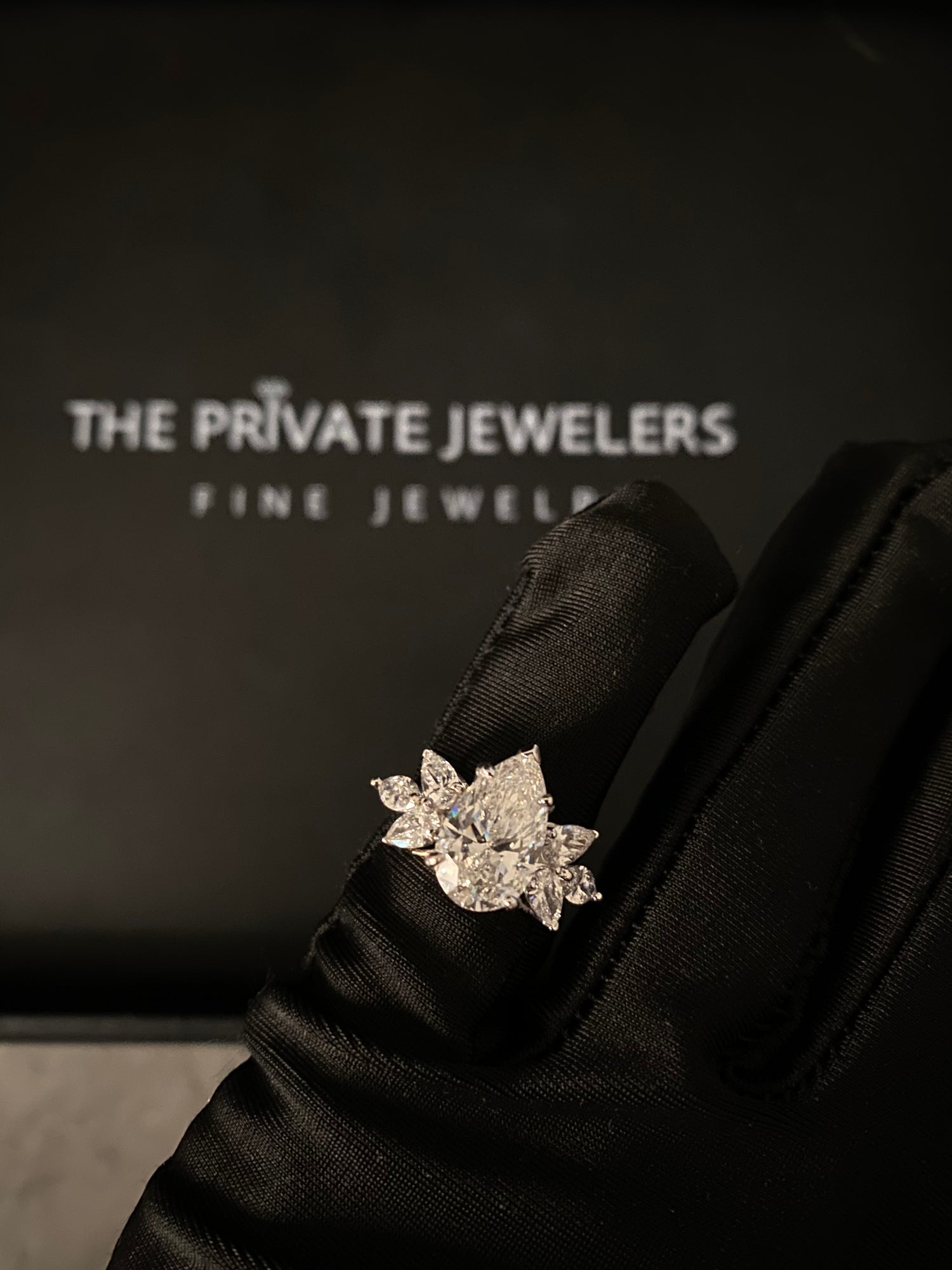 18K gold Lab Grown Diamond Engagement ring